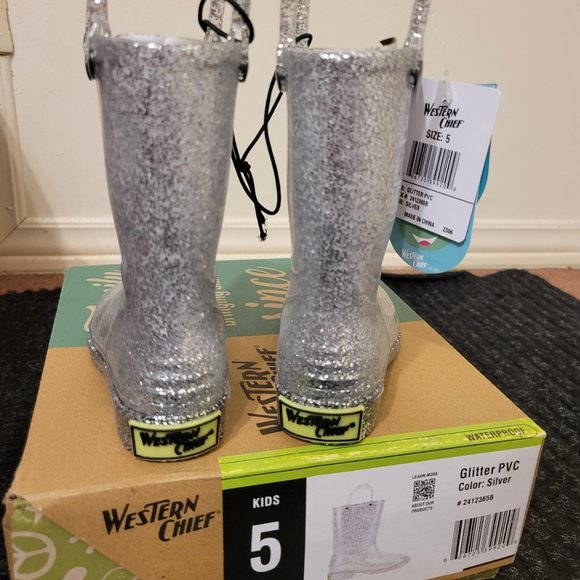 Kids Glitter Rain Boot - Western Chief SILVER, size 5 toddler - Picture 4 of 6